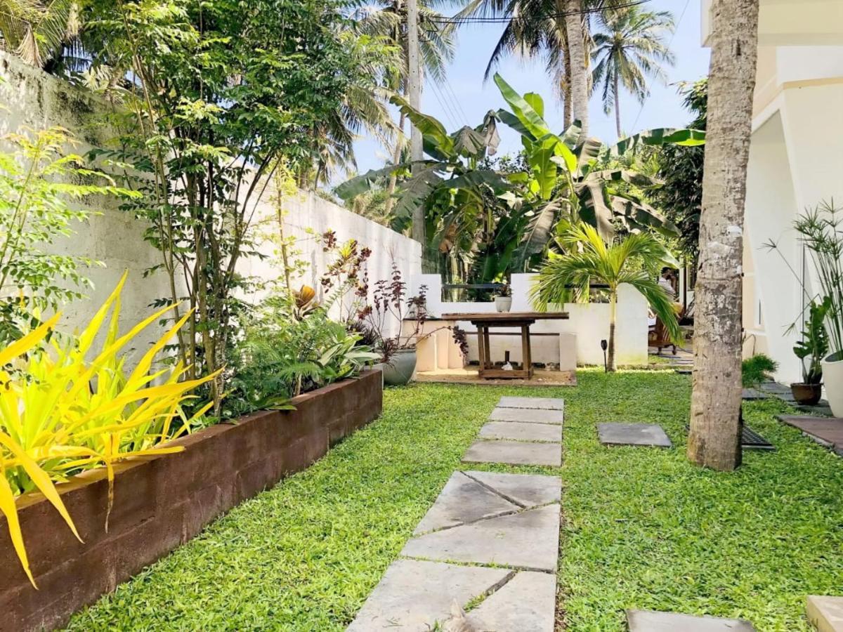 Ayona Beach Villa Katuneriya Extérieur photo